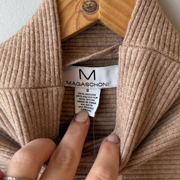 Magaschoni NWT Viscose Batwing Turtleneck‎ Sweater - Picture 4 of 5
